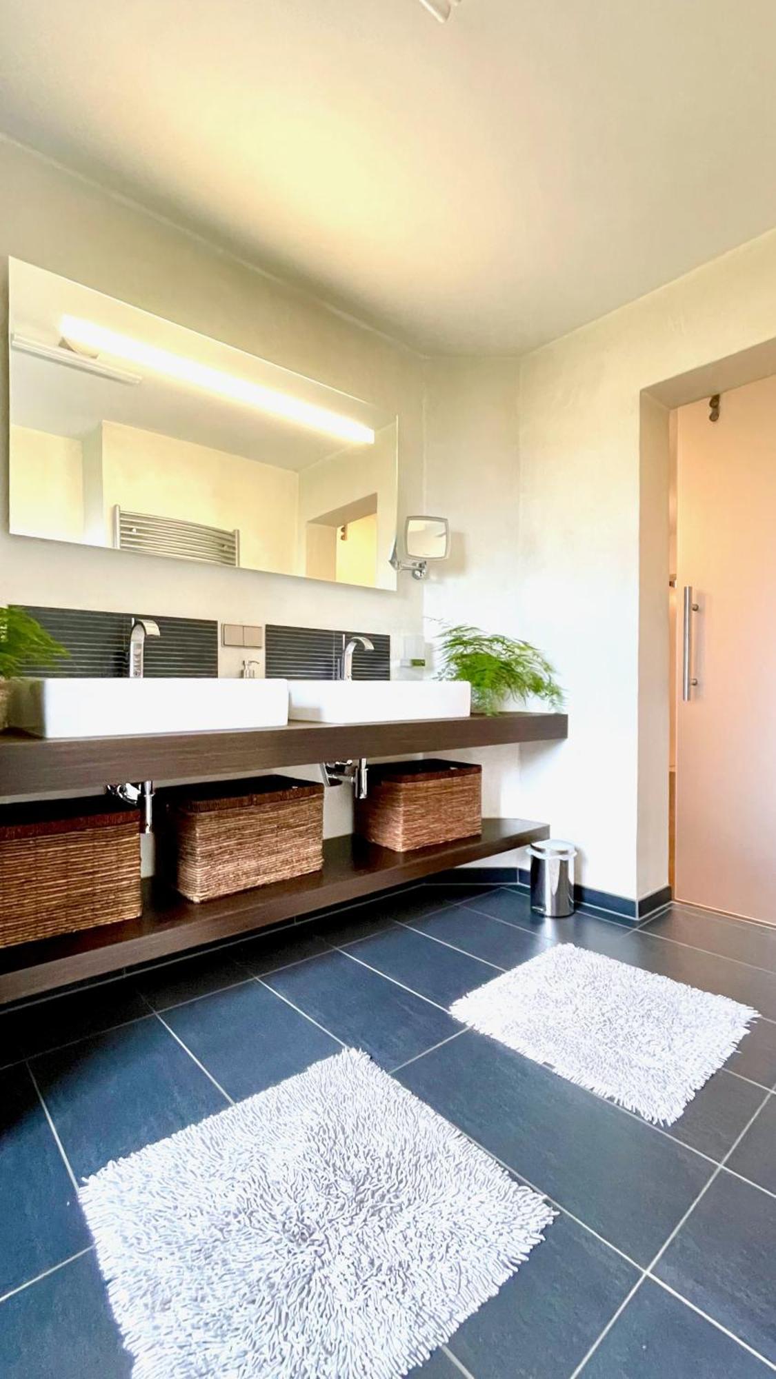 Ludwigshome Luxus - Zentral, Kostenloser Parkplatz, Terrasse Ludwigsburg Zewnętrze zdjęcie